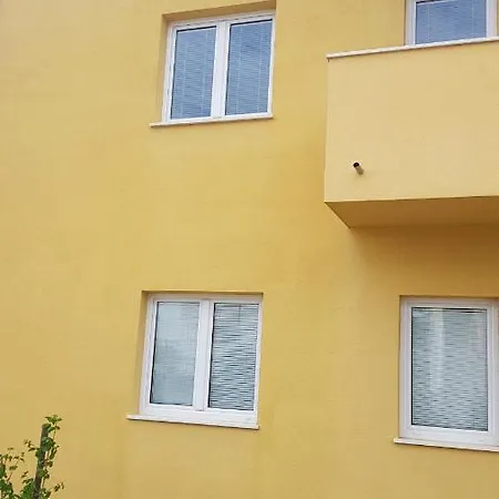 Pink Paradiso Apartment *