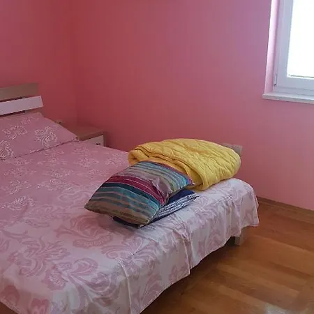 Pink Paradiso Apartment *