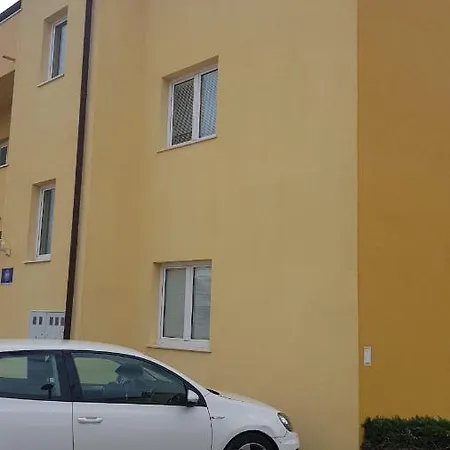 Pink Paradiso Apartment *