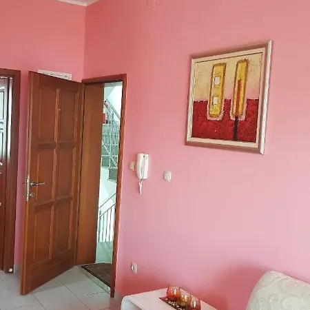 Pink Paradiso Apartment