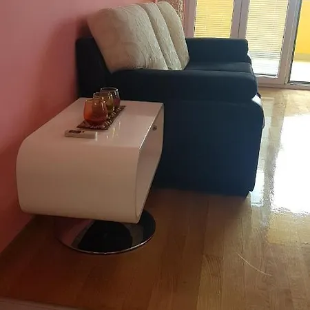 Pink Paradiso Apartment Srima