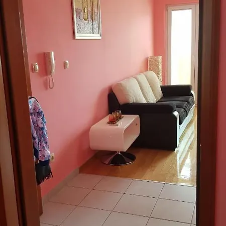 Pink Paradiso Apartment *